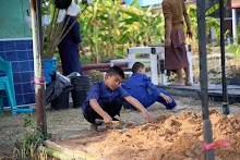 671230 สมุนพระรามแสดงร้องเพลง พิธีเปิดงานเพื่อฟ้าดิน คนมาดูงาน ทำ5ส ทำสวนบ่าย 370.jpg