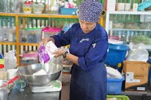 680716 ภาพทำขนมปัง ฐานงานแม่สะอาด Mothers Vegan Bakery 550.JPG
