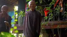สื่อธรรมะพ่อครู(สมาธิพุทธ) ตอน อย่าขุดหลุมฝังศาสนาพุทธเลย.mp4