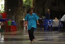 680528 อบรมนักเรียน รร.ขวาวใหญ่วิทยา เรียนรู้การกราบ ไหว้ สันทนาการ 30.JPG