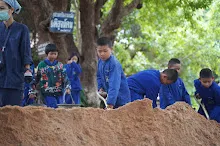 680602 สมุนพระราม และ สสธ.ขนทรายและปรับพื้นที่หน้าเฮือนศูนย์สูญ 40.JPG