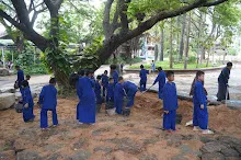 680602 สมุนพระราม และ สสธ.ขนทรายและปรับพื้นที่หน้าเฮือนศูนย์สูญ 62.JPG