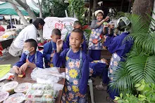 671216 นร.สมุนพระรามไปขายสลัดโรล ที่อุทยานบุญนิยม วันแรก พาณิชย์บุญนิยม 22.jpg