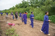 680623  เด็กสมุนพระรามร่วมทำงานขุดมันเทศ ในวันนบวร 124.jpeg