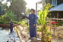 680103 สมุนพระรามดูแลสวนเช้า เย็น เปียหม่องเริ่มทำน้ำตก 113.jpg