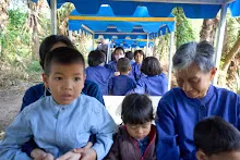 671228 สมุนพระรามเข้าค่าย เรียนการปรับปรุงพันธุ์พุทธรักษา เล่นเกมกินวิบาก พาทัวร์รถราง 342.jpg