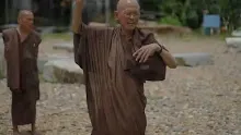 สื่อธรรมะพ่อครู(พิธีกรรม) ตอน สวดมนต์เป็นหมู่อย่างไรไม่ต้องอาบัติ.mp4