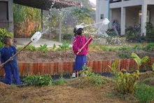 680107 สมุนพระรามดูแลสวนเช้า 16.JPG