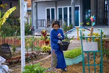 680121 สมุนพระรามยกกระถางต้นไม้แต่งสวน เปียหม่องทดลองเปิดน้ำตก 21.jpg