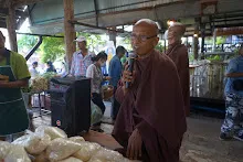 680713 สมุนพระราม ฝึกพาณิชย์บุญนิยม ขายสินค้า อุทยานบุญนิยม 5-2568 392.jpeg
