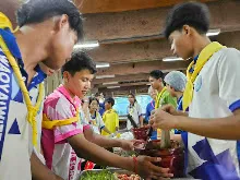 680529 อบรมนักเรียน รร.ขวาวใหญ่วิทยา เรียนรู้การทำอาหารมังสวิรัติ เมนูส้มตำ 54.jpeg
