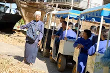 671228 สมุนพระรามเข้าค่าย เรียนการปรับปรุงพันธุ์พุทธรักษา เล่นเกมกินวิบาก พาทัวร์รถราง 325.jpg