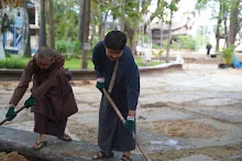 680602 สมุนพระราม และ สสธ.ขนทรายและปรับพื้นที่หน้าเฮือนศูนย์สูญ 60.JPG