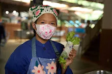671124 สมุนพระราม ทำสลัดโรลแจก ที่โรงครัวกลาง 149.jpg