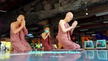 640311 เดินทางมางานเผาศพสิกขมาตุทองพราย ที่ปฐมอโศก-_.mp4
