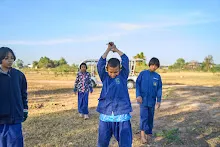 671221 เช้าสมุนพระรามดูแลสวน และขนหินทำน้ำตก บ่ายเล่นเกมกับครูโหน่ง 81.jpg