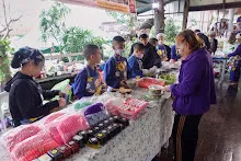 671216 นร.สมุนพระรามไปขายสลัดโรล ที่อุทยานบุญนิยม วันแรก พาณิชย์บุญนิยม 15.jpg