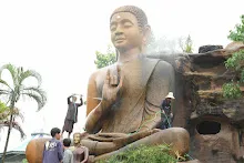 680511 ภาพโฮมแฮงขัดนำตกองค์พระพุทธธาในวันวิสาขฯ 15.jpeg