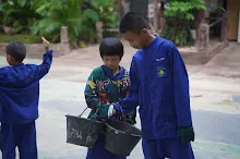 680602 สมุนพระราม และ สสธ.ขนทรายและปรับพื้นที่หน้าเฮือนศูนย์สูญ 6.JPG