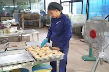 680716 ภาพทำขนมปัง ฐานงานแม่สะอาด Mothers Vegan Bakery 557.JPG