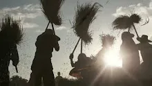 สื่อธรรมะพ่อครู  ตอน  ทำไมชีวิตคนเราไม่เท่าเทียมกัน.mp4