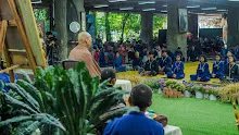 680411 พิธีรับกลด นักเรียนและนิสิตสัมมาสิกขา ปี 68 20.jpg