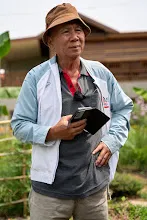 680401 อ.ดร.อานนท์ เอื้อตระกูลและคณะ เยี่ยมสวนครอบครัวน่ารัก  32.jpg