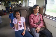680703 เด็กสมุนพระรามนั่งรถไฟไปปฐมอโศก ร่วมงาน ๙๐ ปี ลุงจำลอง 162.jpeg