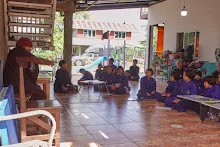671216 นร.สมุนพระรามไปขายสลัดโรล ที่อุทยานบุญนิยม วันแรก พาณิชย์บุญนิยม 30.jpg