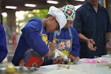 680529 สมุนพระราม สาธิตทำสลัดโรล งานอบรม นร.ขวาวใหญ่วิทยา สุรินทร์ 46.jpeg