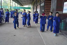 680714 สมุนพระรามร่วมงานวันบวร ถอนหญ้าสวนกตัญญูแผ่นดิน 1.JPG