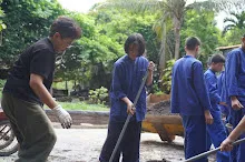 680602 สมุนพระราม และ สสธ.ขนทรายและปรับพื้นที่หน้าเฮือนศูนย์สูญ 88.JPG