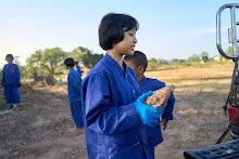 671221 เช้าสมุนพระรามดูแลสวน และขนหินทำน้ำตก บ่ายเล่นเกมกับครูโหน่ง 91.jpg