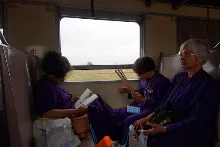690225 สสธ ม1 เดินทางรถไฟไปปฐมอโศก 74.JPG