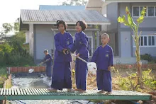 680103 สมุนพระรามดูแลสวนเช้า เย็น เปียหม่องเริ่มทำน้ำตก 80.jpg