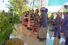 671231 สมุนพระรามไปเต้นรีวิวเพลงอย่าบอน งาน พฟด. 52.jpg