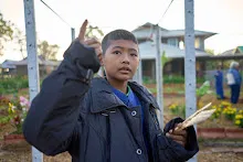 680608 สมุนพระรามเก็บเมล็ดพันธุ์ดอกไม้กินได้ที่สวน ไปขนดินปลูก 41.jpg
