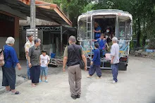 680703 เด็กสมุนพระรามนั่งรถไฟไปปฐมอโศก ร่วมงาน ๙๐ ปี ลุงจำลอง 104.jpeg