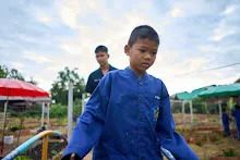 671207 สมุนพระรามทำสวนครอบครัวน่ารัก รดน้ำ เพราะกล้า ถมบ่อ 32.jpg