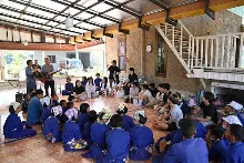 680209-12 นร. Horizon Middle School จาเกาหลี ศึกษาวัฒนธรรมบุญนิยม  บ้านราช 74.jpg