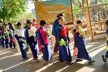 671230 สมุนพระรามแสดงร้องเพลง พิธีเปิดงานเพื่อฟ้าดิน คนมาดูงาน ทำ5ส ทำสวนบ่าย 118.jpg