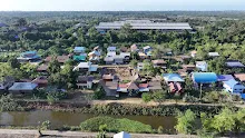 671127 ภาพมุมสูงสวนครอบครัวน่ารักเมื่อทำได้ 2 สัปดาห์