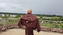 สื่อธรรมะพ่อครู(สมาธิพุทธ) ตอน มัชฌิมาปฏิปทาคือทางสู่จิตเป็นกลาง.mp4