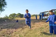671221 เช้าสมุนพระรามดูแลสวน และขนหินทำน้ำตก บ่ายเล่นเกมกับครูโหน่ง 220.jpg