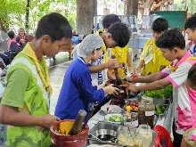 680529 อบรมนักเรียน รร.ขวาวใหญ่วิทยา เรียนรู้การทำอาหารมังสวิรัติ เมนูส้มตำ 53.jpeg