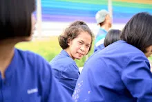 680224 วันบวร ชาวชุมชนสีแดง และ นร.ม.1 ปลูกหัวไชเท้า 165.jpg