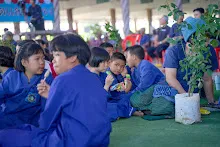 671230 สมุนพระรามแสดงร้องเพลง พิธีเปิดงานเพื่อฟ้าดิน คนมาดูงาน ทำ5ส ทำสวนบ่าย 279.jpg