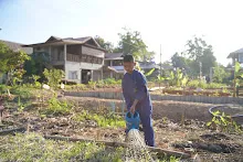 680103 สมุนพระรามดูแลสวนเช้า เย็น เปียหม่องเริ่มทำน้ำตก 5.jpg