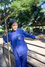 671202 นร.ม.4 และชาวชุมชน ช่วยกันฟาดข้าวที่โรงสีบุญคุณข้าว 55.jpg