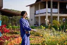680117 สมุนพระรามปรับปรุงสวน ทาสีเสาป้ายสวนครอบครัวน่ารัก 59.jpg